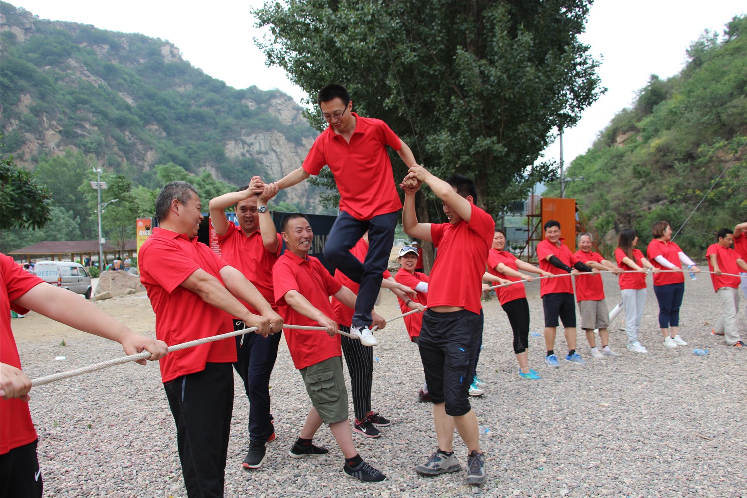 [石門山拓展基地]-團(tuán)隊(duì)凝聚力一日?qǐng)F(tuán)建